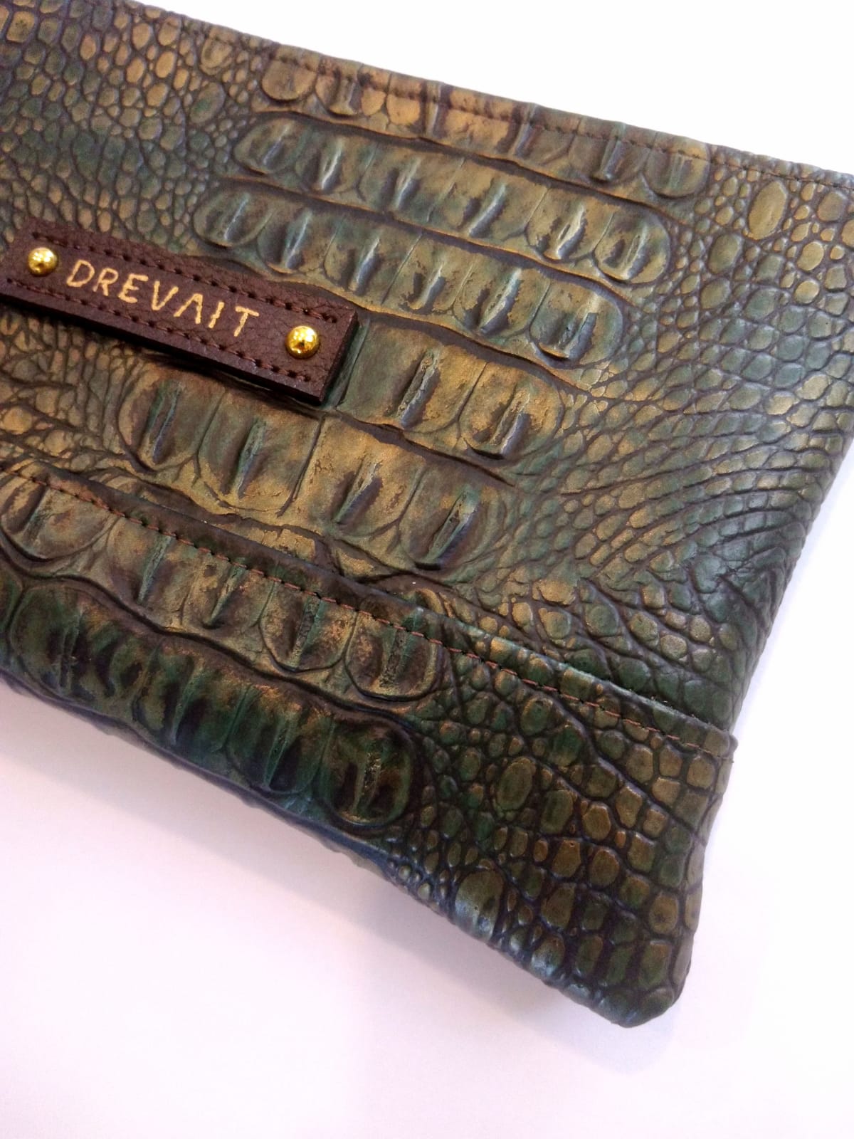 Classic Wristlet - Golden Green Croc