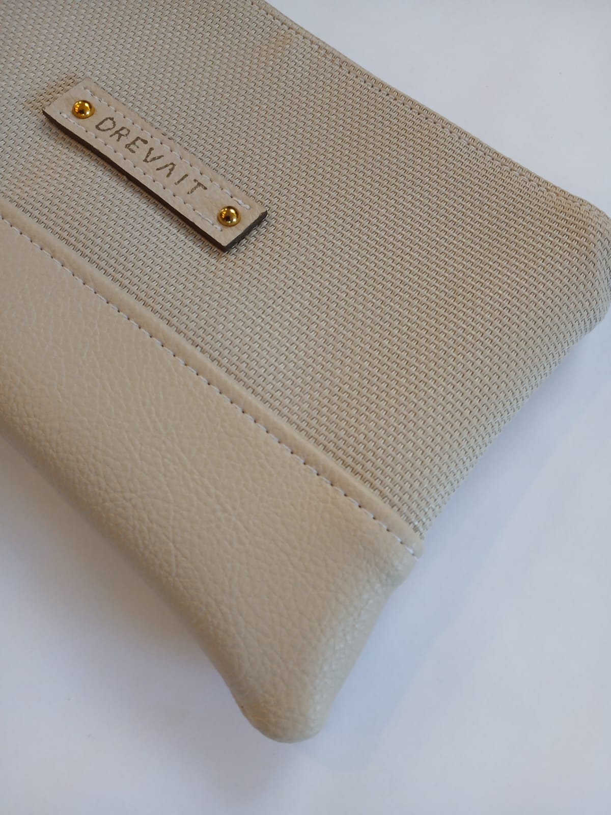 Classic Wristlet - Textured Nude